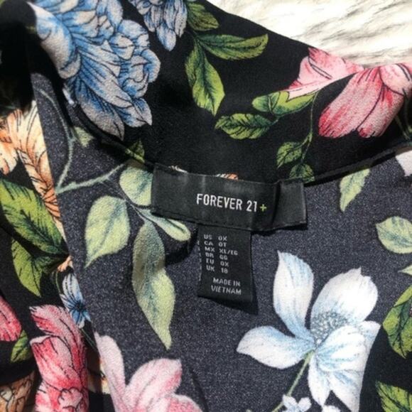 Forever 21 Plus Black & Multicolor Floral Kimono - Picture 7 of 7
